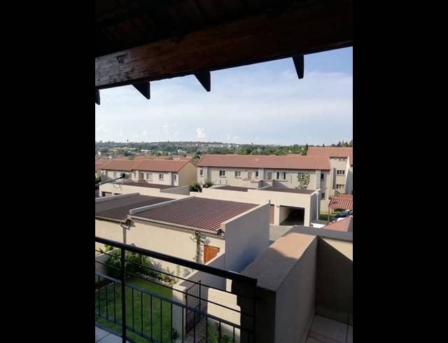 3 BEDROOM TOWNHOUSE FOR SALE IN HALFWAY GARDENS